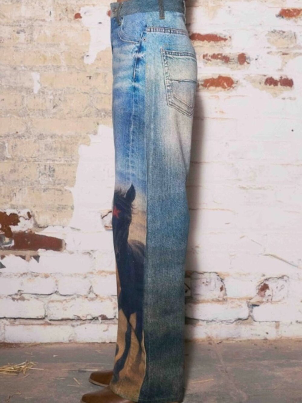 Digital Horse Print Five‑Pocket Barrel Jeans – Western‑Inspired Denim for Bold S - Picture 4 of 5